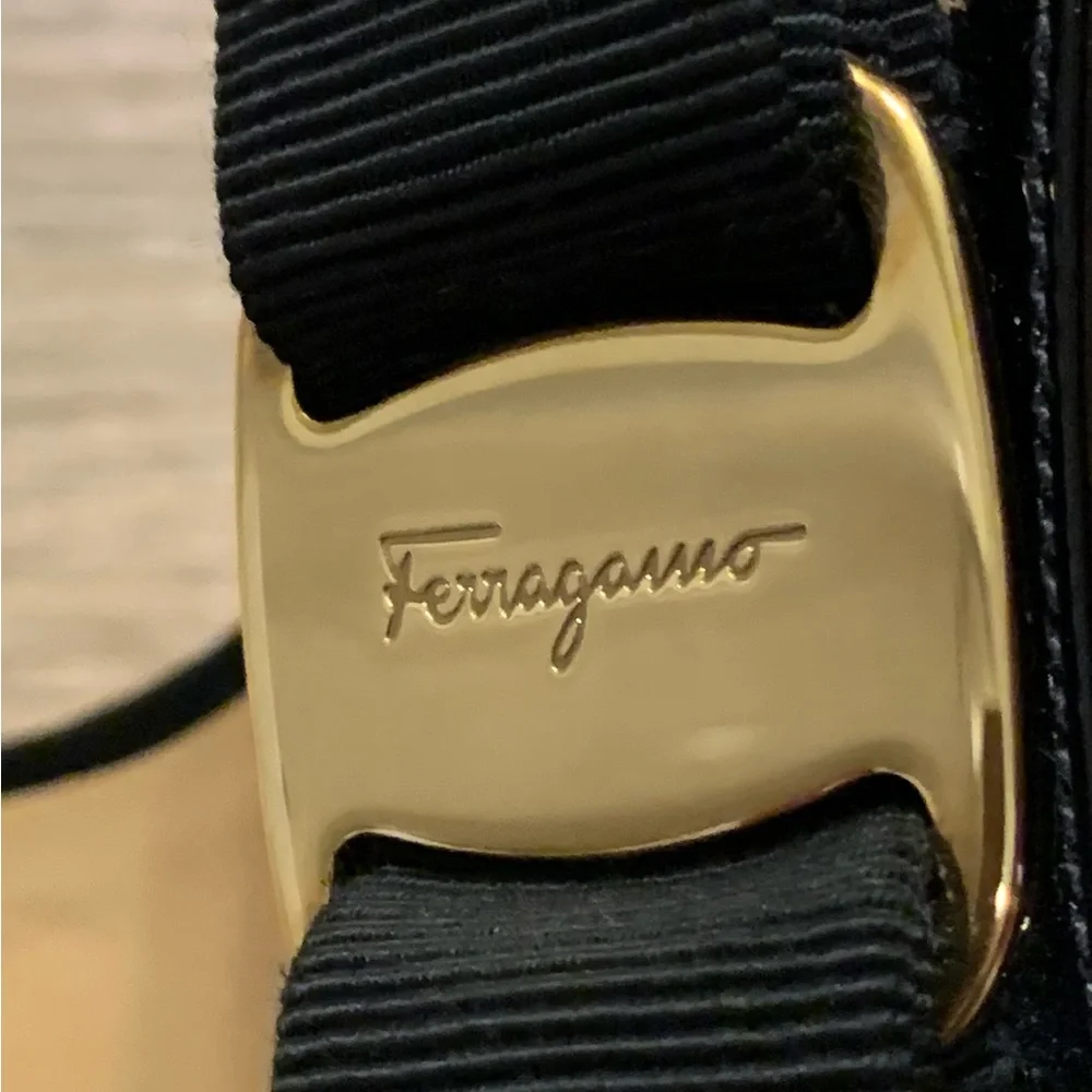 Salvatore Ferragamo Patent Leather Vara Bow Slide Sandals Size 6,5 Black - Picture 7 of 14